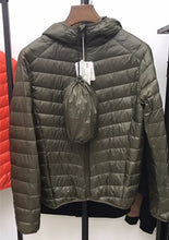 Load image into Gallery viewer, Men&#39;s All-Season Ultra Lightweight Packable Down Jacket Water and Wind-Resistant Breathable Coat Big Size Men Hoodies Jackets